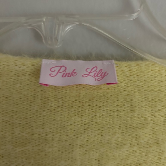 Pink Lily Women’s Cropped Yellow Sweater Size XL - Picture 3 of 7
